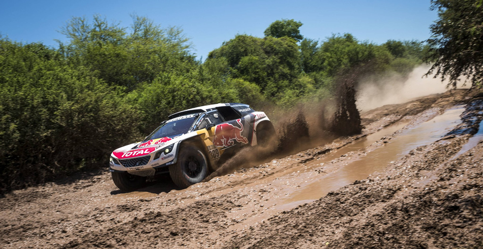Sebastien Loeb toma el mando del Dakar 2017