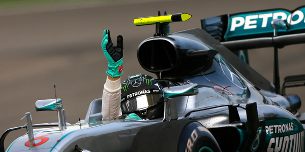 Hamilton le devuelve la moneda a Vettel en China Hamilton le devuelve la moneda a Vettel en China