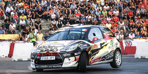Emma Falcón y Rogelio Peñate en Roma Emma Falcón y Rogelio Peñate en Roma