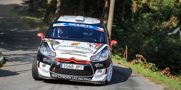 Emma Falcón con el Citroën DS3 R3T Emma Falcón con el Citroën DS3 R3T