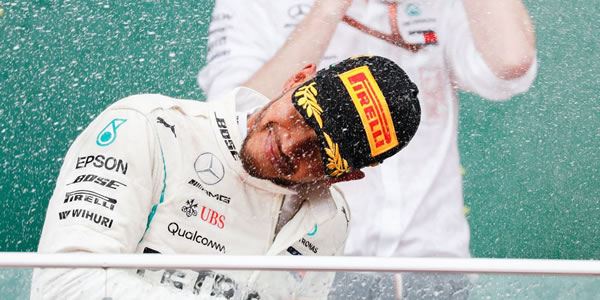 Lewis Hamilton, vencedor en Bakú
