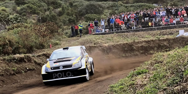 Raúl Capdevila con el Volkswagen Polo N1 Raúl Capdevila con el Volkswagen Polo N1