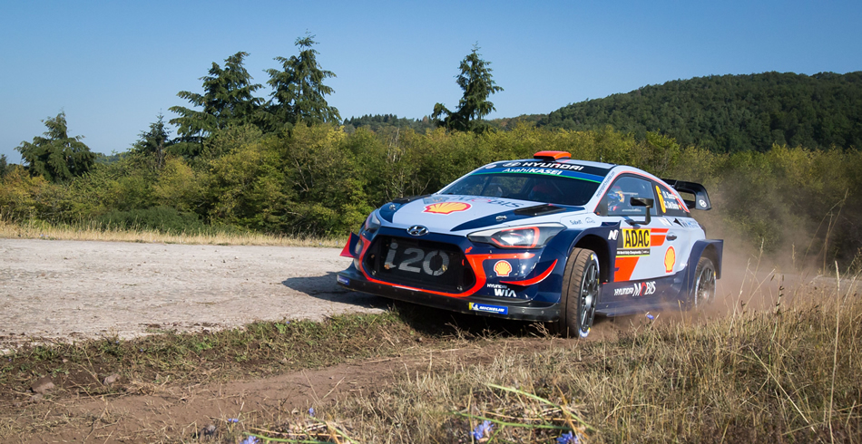 Dani Sordo se sale cuando defendía la segunda plaza