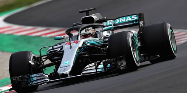 Hamilton gana a Ferrari en Monza