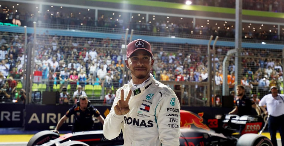 Hamilton aumenta su ventaja en Singapur