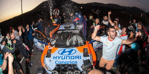Yeray Lemes y Rogelio Peñate. Foto: Hyundai Canarias Yeray Lemes y Rogelio Peñate. Foto: Hyundai Canarias