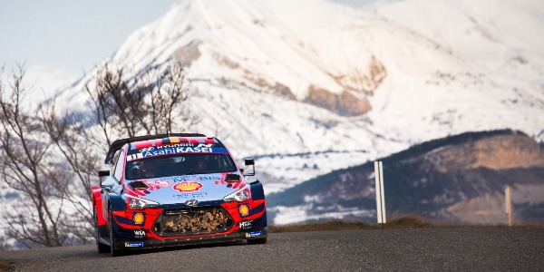 T. Neuville y N. Gilsoul T. Neuville y N. Gilsoul