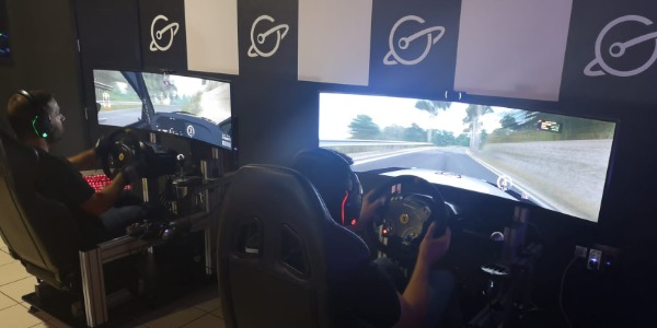 Simuladores SimRacing en Galaxy Gaming Center