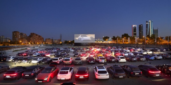250 Porsche en el Autocine