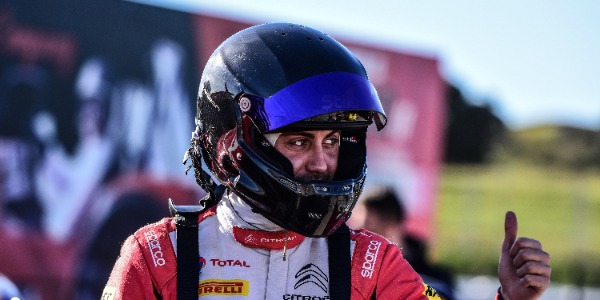 Pepe López, técnica y juventud sobre un Citroën C3