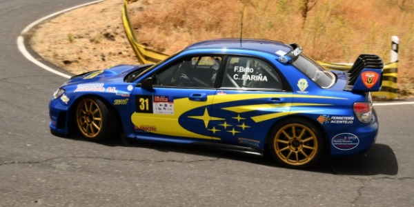 Felix Brito en su Subaru Impreza WRC