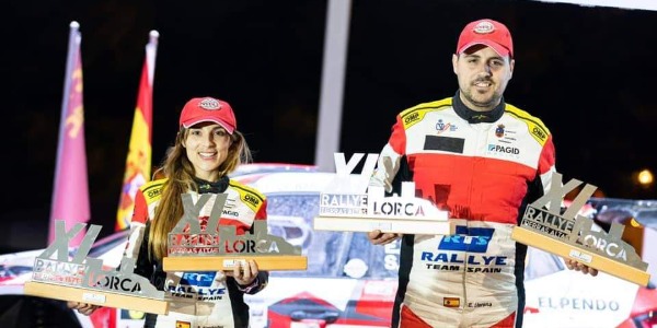 Sara Fernández y Efrén Llarena