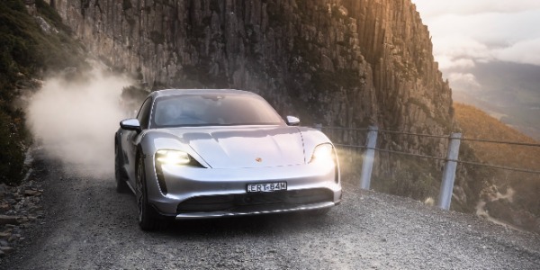 Porsche Taycan Cross Turismo
