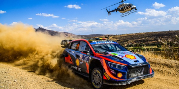 Thierry Neuville y Martijn Wydaeghe