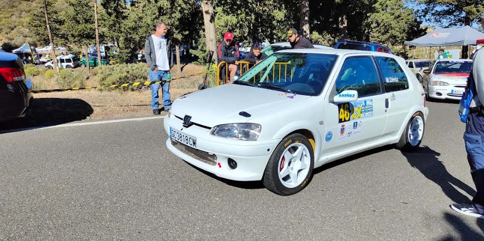 Mario Déniz en el Peugeot 106 Rally