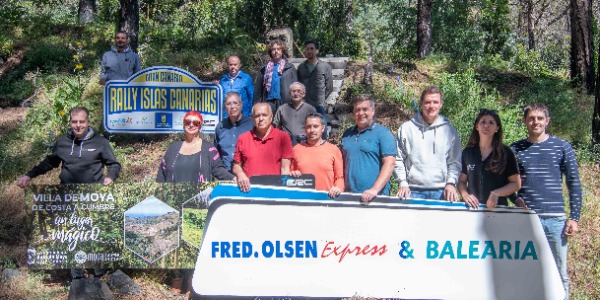 Participantes en la plantación