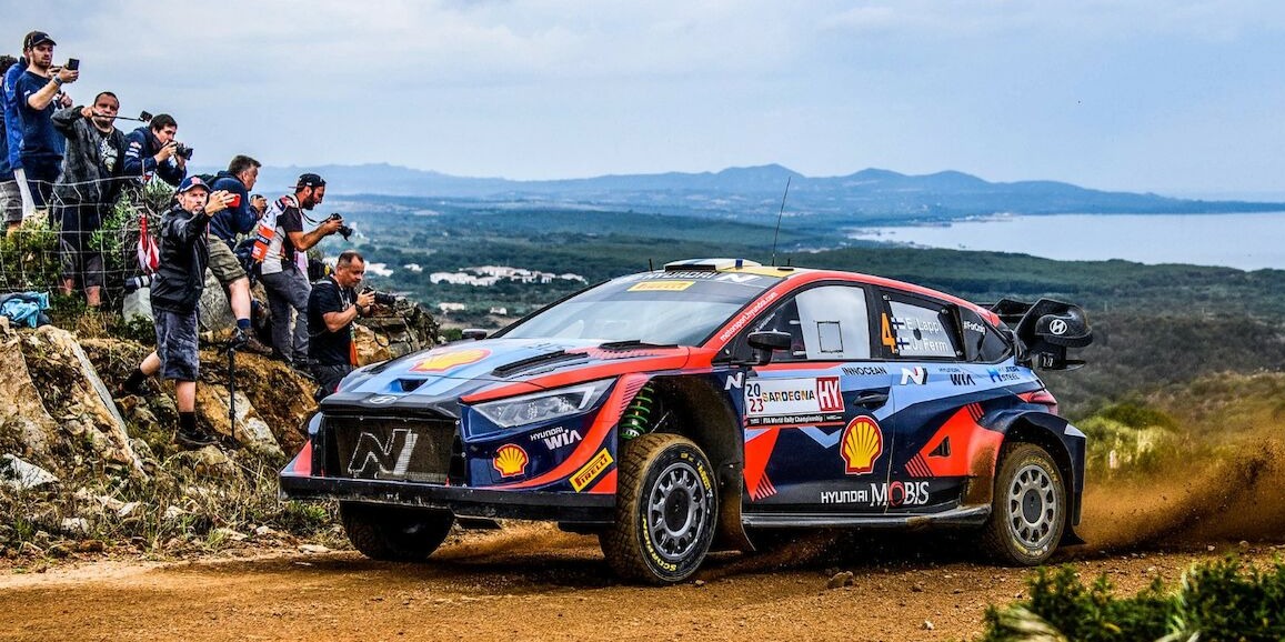 Esapekka Lappi se sube al podio
