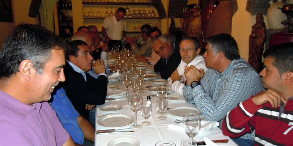 Nos invitan a comer y nos traemos otra comisión...