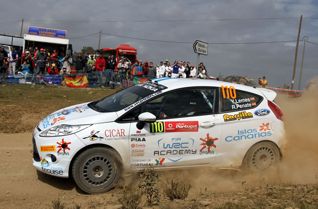 Yeray Lemes y Rogelio Peñate, abandono definitivo (Foto: Esteban Delgado)