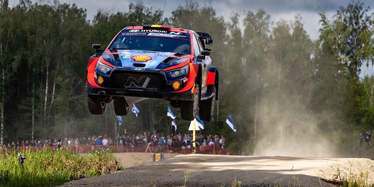 Thierry Neuville y Martijn Wydaeghe