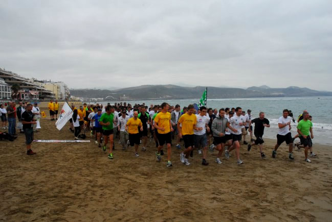 Maratón en la Playa de Las Canteras por Japón