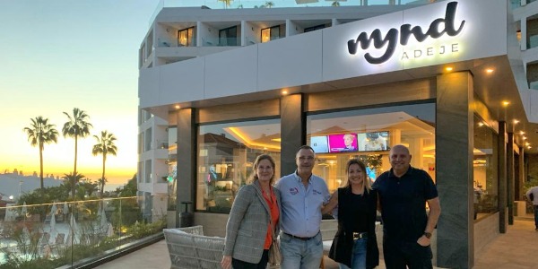 Alejandra Rivas, Poli Delgado, Ana Kostvinseva y Adolfo Alonso