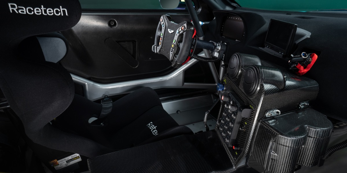 Aston Martin Vantage GT4