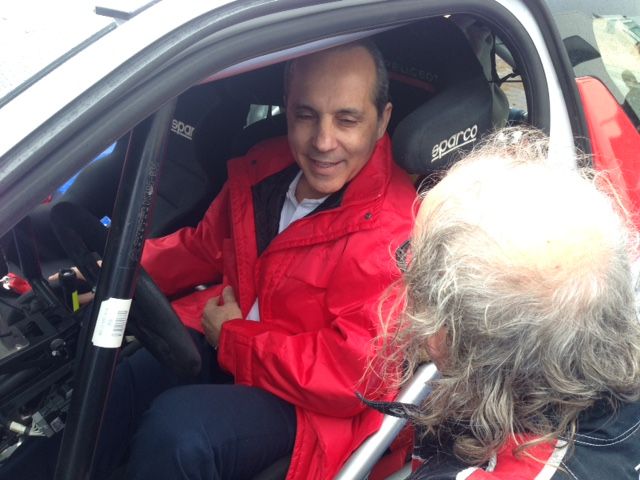 Luis Monzón conociendo su Citroen